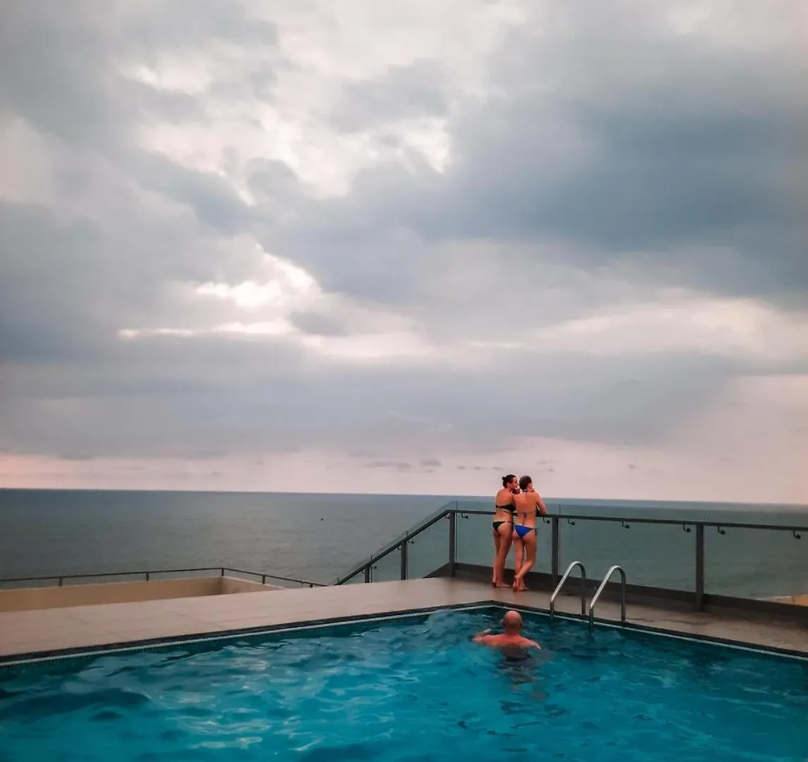 דירה נגומבו Ocean Breeze Residence Blue Sky סרי לנקה